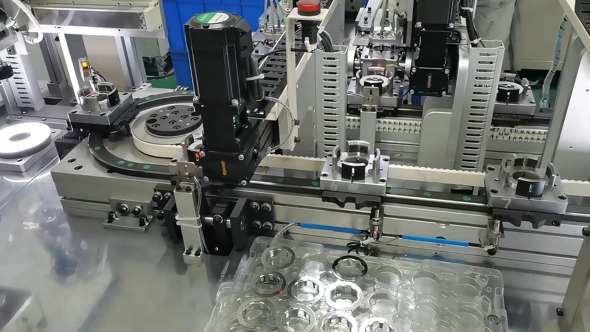 全球化竞争下汽车零部件制造升级：：环形导轨运送系统怎样成为自动化妆配焦点支持？(图1)