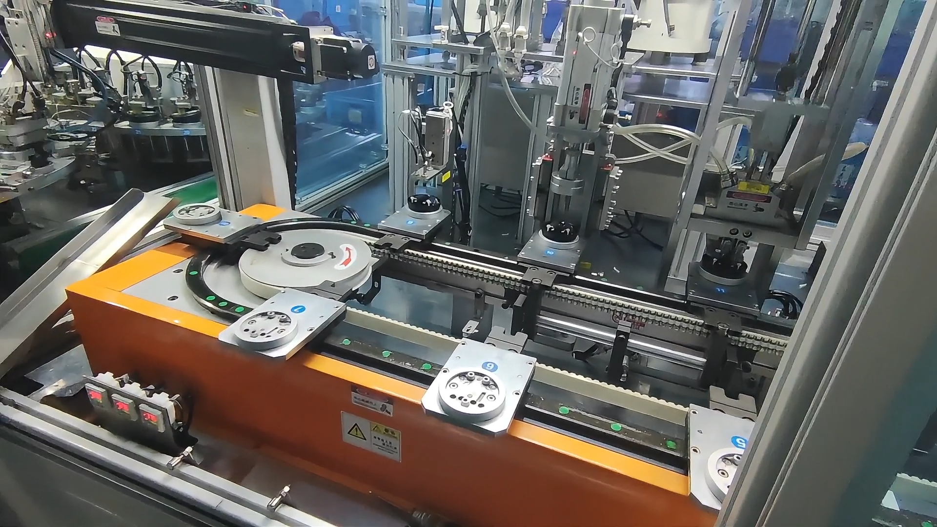 全球化竞争下汽车零部件制造升级：：环形导轨运送系统怎样成为自动化妆配焦点支持？(图2)