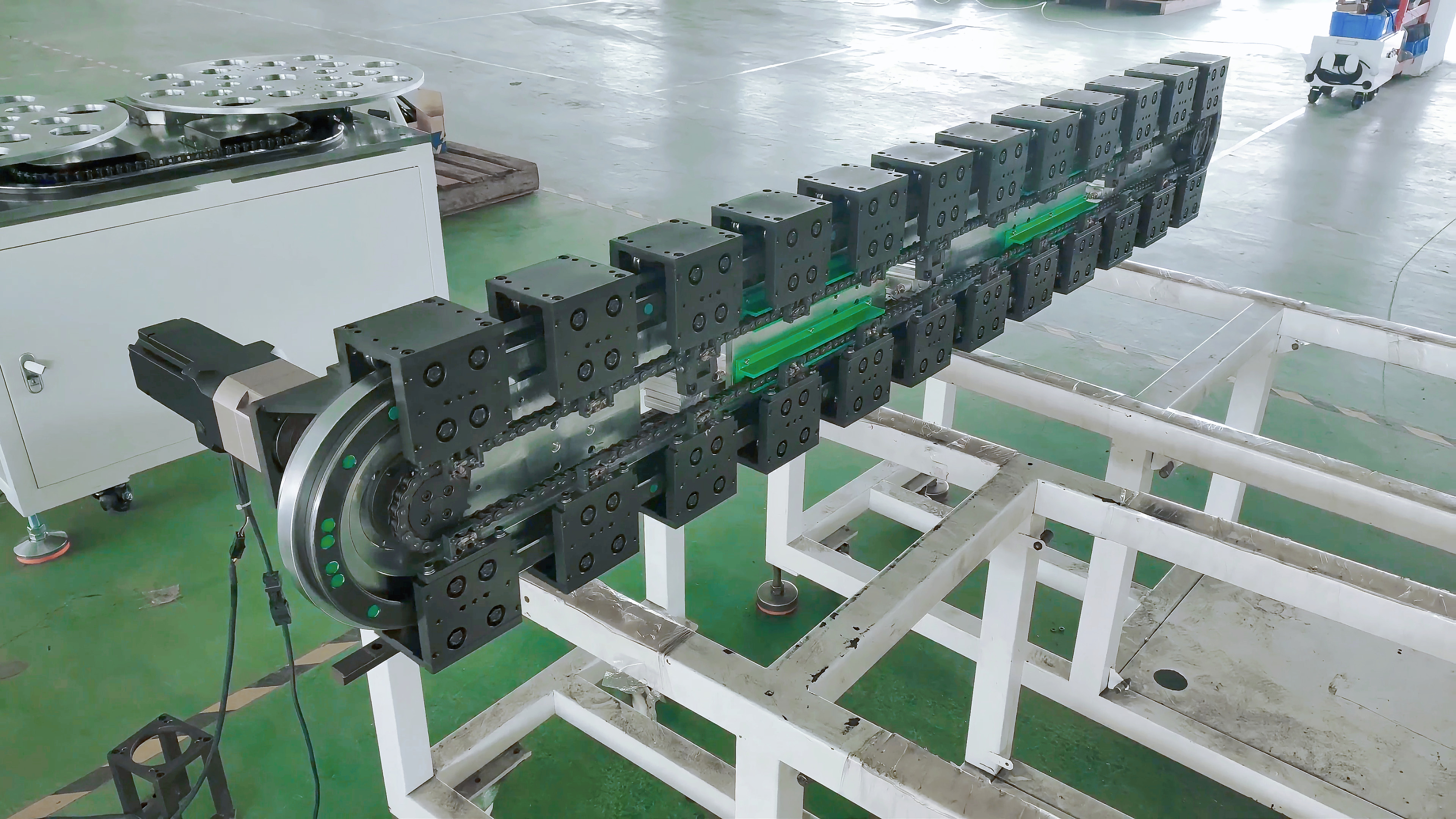 9001cc金沙以诚为本双轨环形导轨运送线系统分类与应用剖析：：：立式与水平双轨结构的设计优势及工业场景实践(图2)